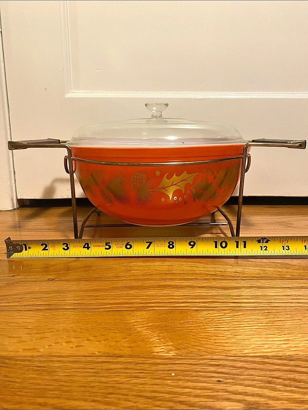 Pyrex Mint Condition Holiday Promotional Round Red Holly & Pine Cone Casserole